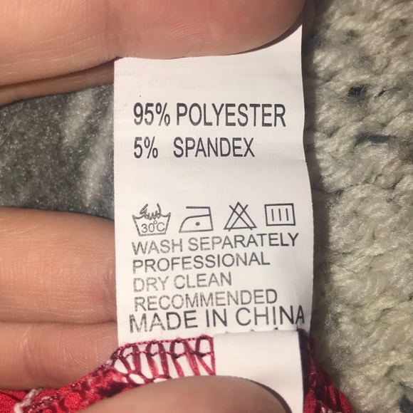 Two crop tops - Picture 3 of 4